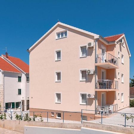 Cozy Apartment In Supetar With Kitchen Dış mekan fotoğraf
