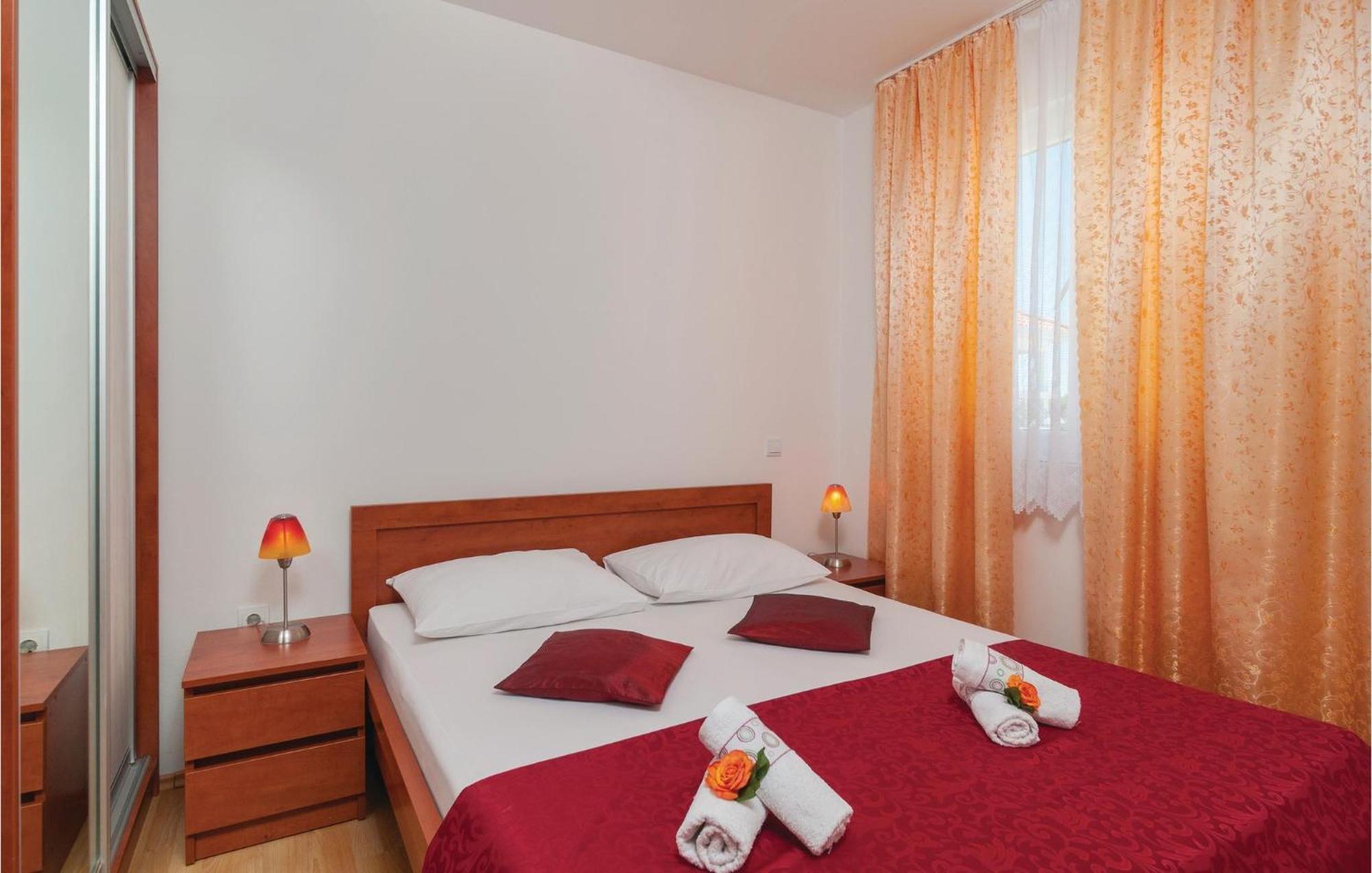 Cozy Apartment In Supetar With Kitchen Dış mekan fotoğraf