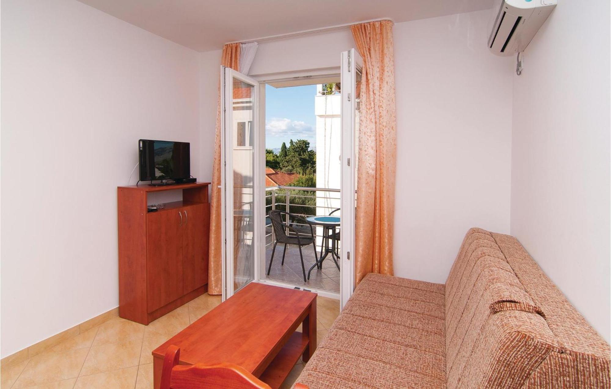 Cozy Apartment In Supetar With Kitchen Dış mekan fotoğraf